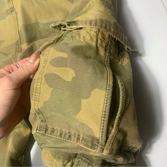 Abercrombie & Fitch vintage men's 34 Tan Camouflage Cargo Shorts, rugged ,cotton - Picture 16 of 16